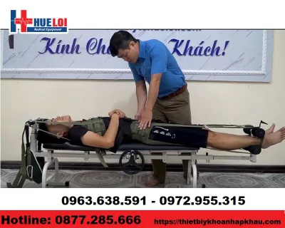 Giường kéo giãn cột sống bằng tay quay
