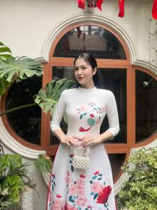 Áo dài cách tân nữ trắng họa tiết hoa hiện đại AD052