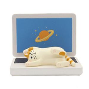 Funny Toast Bread Cats Desktop Phone Holder Stand Resins Figurine Ornament for Bedroom Tables and Office Desk Decoration