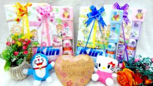 Kembarshop-FREE Kartu Ucapan Kado Lahiran Paket Kado Bayi Newborn Baby Gift Box Detergen plus Setelan Bayi