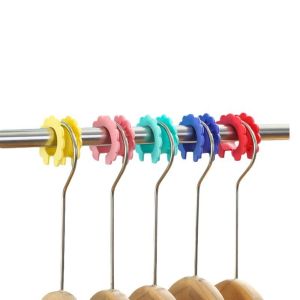 OPEAREY 5pcs กันลื่น ตะขอแขวนเสื้อผ้า ซิลิโคนทำจากซิลิโคน ที่อุดแขวน ตะขอยึด ทนทานต่อการใช้งาน ตะขอกันลม ที่แขวนเสื้อ