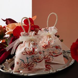 DYJKOUG Pearl Wedding Candy Bag Make Up Pouch Ribbon Chinese Style Handbag Fashion Jewelry Packing Festive Sugar Box Women