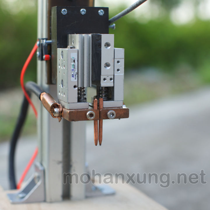 Máy hàn cell pin kết cấu trụ hàn trượt cân lực AK-150