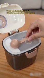 Multifunctional Baby Milk Powder Container Bekas Susu Airtight Portable Food Container for Cereal Snack with Included Spoon