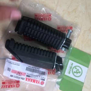 Cao su gác chân sau xe YAMAHA (chốt rivet phi 8li)