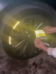 Car Wheel Hub Reflective Sticker Tire Rim Reflective Strips Luminous Sticker for Night Driving Car-Styling Accessories