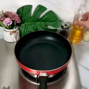 📣 Oil Dispenser Pot Kitchen Automatic Opening Cover 600ml