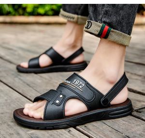 รองเท้าแตะสวมด้านนอกของผู้ชายกันน้ำกันลื่นพื้นนุ่มขับรถรองเท้าชายหาดอเนกประสงค์รองเท้าแตะผู้ชายและรองเท้าแตะพื้นนุ่มวัสดุ PU ทนทาน