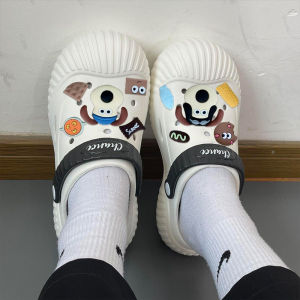 Tsion จัดส่งไว รองเท้าหัวโตแฟชั่น รองเท้าแตะ พื้นหนา กันลื่น แต่งรูกลวง  มีตัวการ์ตูนติด ใส่ข้างนอกใส่เที่ยวได้ สําหรับผู้หญิง ต้องมีแล้วนะ