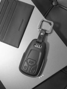 SDSyLeather Car Key Cover Case Shell For Audi A3 8Y A6 A5 Q7 S4 S5 A4 B9 Q7 A4L TT TTS RS 8S A7 RS6 A1 Q3 Q5 Keychain AccessoriesLFO