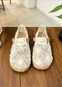 [Free Shipping] Lace Embroidered Flat Sandals For Women Summer Hollow Breathable Fabric Shoes Ethnic Style Peep-Toe Shoes Comfortable Casual Shoes