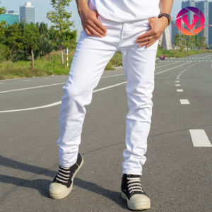 Quần jean nam trơn ống côn màu trắng và đen vải co giãn thoải mái vận động form body Hàn Quốc tôn dáng