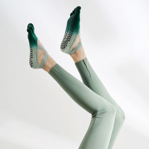 ถุงเท้า พิลาทิส กันลื่น แยกนิ้ว ถุงเท้าโยคะ สำหรับผู้หญิง ระบายอากาศ กันลื่นพื้น ผ้าฝ้าย 2025รุ่นใหม่ ใส่โยคะ ฟิตเนส เต้นรำ