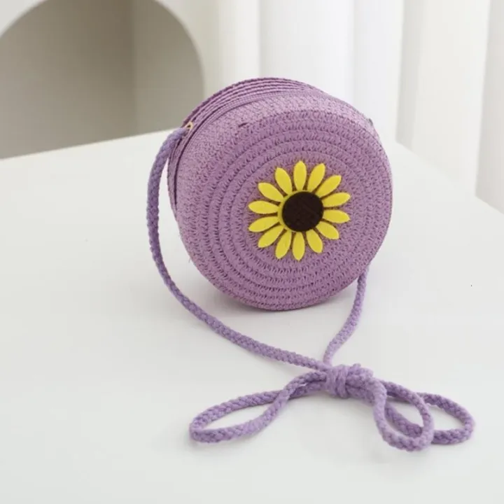 Kids%20Mini%20Straw%20Crossbody%20Purse%20Lightweight%20Shoulder%20Bag%20With%20Adjustable%20Strap%20For%20Essential%20Storage%20-%20Image%202