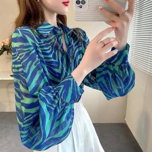 WOU&EY Chiffon Shirt Plus Size Blue Striped Shirt Womens Spring/Summer Chiffon Top Flip Collar Loose Lantern Sleeve Shirt Womens