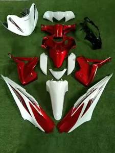 ชุดเครื่องสำอาง WAVE 110 สีขาว / แดงแก้ว มี 15 ชิ้น แถมน๊อตพอช