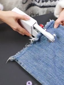 Small Multifunctional Portable Handheld Electric Sewing Machine for Home Use DIY Garment Cutting Tool