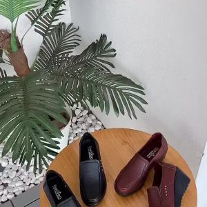 Leather Wedge shoes middle-aged and elderly womens shoes black work shoes spring and autumn womens single shoes mother shoes invisible height-increasing boots㏇X0415