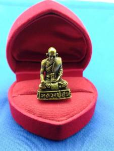 หลวงปู่ศูนย์ รูปเหมือน เกสโร วัดปาก คลองมะขาม ชัยนาท 2520, ปี พ.ศ. รูปเหมือนที่มีแบบลอยองค์ ไม่เหลียมกรอบ และเหลียมกรอบ