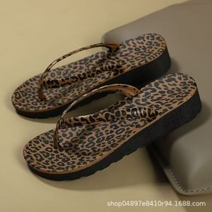 Free Shipping New Thick-Soled Polka Dot Cartoon Flip-Flops For Women Fashionable Indoor And Outdoor Wear Wedge Heel Slippers For Women