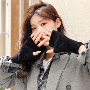 THANKSKY หนาขึ้น สง่างามเรียบหรู ฤดูหนาวในฤดูหนาว หน้าจอสัมผัสหน้าจอ การปั่นจักรยาน ใบไม้ร่วงและใบไม้ร่วง ชุดสำหรับออกกำลังกาย ถุงมือครึ่งนิ้ว ถุงมือสำหรับผู้หญิง ที่อุ่นแขนข้อมือ ขนมิงค์เทียม