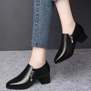 High quality thick soled black leather womens soft leather middle-aged mid-heel leather shoes for women