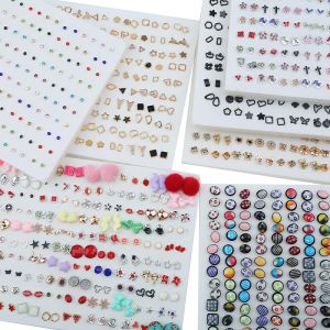 100 Pairs Korean Fashion Earrings Mixed Styles Rhinestone Pearls Gold Silver Metal Geometirc Flower Plastic Stud Earrings Set for Women Girls Jewelry Gift