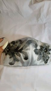 Masker Satin Hias Silver Abu Cantik - Masker Pesta Cantik