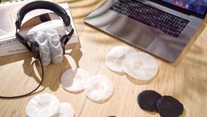 100Pcs Headphone Covers Sanitary Nonwoven Headset Earmuff Dust Proof Headphone Ear Covers