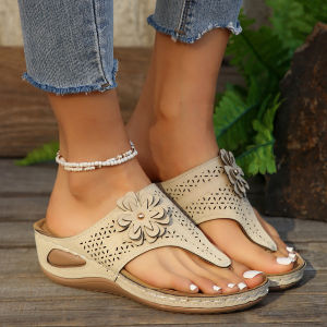[Free Shipping] New Style Oversized Flip-Flops Casual Sandals For Outdoor Wear Thick-Soled Floral Beach Sandals For Women