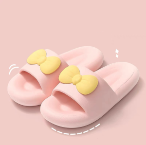 สลิปเปอร์ รองเท้าแตะ ใส่ในบ้าน ลาย สโนว์ ไวท์ พื้นนุ่ม น่ารัก ๆ  cute fluffy slipper disney snow white women 2022 fashion home slipper