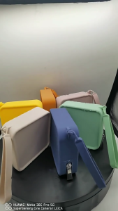 Travel Makeup Bag Small Square Makeup Brush Bag for Earphone Cable Lipstick Pocket Cosmetic Bag Lipstick Organizer Pouch