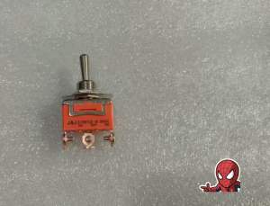 SW-103A BRAND J&J HEAVY DUTY ON-OFF-ON SWITCH 12V-24V DC FOR USE ON: UNIVERSAL VEHICLE AND TRUCK (SWITCH ON-OFF-ON)