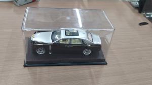Officially Licensed 1:24 Scale Diecast Alloy Car Model with Leather Base & Dust Cover Collectible Display Ornament Toy Car