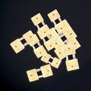 LÁ MÍA ĐỒNG HỒ TẠ LÊ VAI BÒ TREO TƯỜNG ĐỒNG HỒ CƠ CÔN