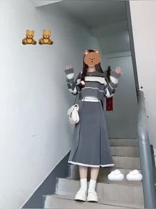 Preppy Style Suit Skirt Womens Fall and Winter New Arrival Korean Drama Idle Style Stripes Knitting Sweater Pleated Skirt Two-piece Set