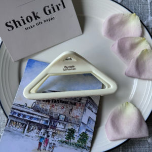 [Singapore] INS Hollow Triangle Hair Claw Clip Korean Style Hairpin Girl’s Hair Accessories