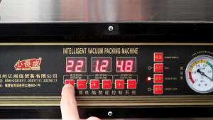 Makabagong 950W Fully Automatic Vacuum Packaging Machine para sa Negosyo - Kayang Mag-seal ng Parehong Basa at Tuyong Pagkain para sa Mas Matagal na Freshness at Pag-iimbak