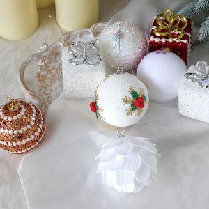 ZENGD 3pcs 8ซม. ค่ะ ลูกบอลคริสมาสต์ โฟมสำหรับเด็ก ที่แขวนแขวน จี้ต้นคริสต์มาส ของตกแต่งวันคริสต์มาส ละเอียดอ่อนและละเอียดอ่อน ลูกบอลกลีบกลม วันหยุดวันหยุดพักผ่อน