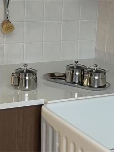 FFBH 304 Stainless Steel Seasoning Jar Set with TrayHome Kitchen Condiment Pots for Oil Salt & Chicken Essence Spice Containers Gift 9H4B3