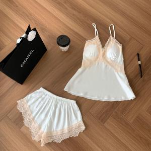 SatisfClothe 🌞🌞  สี่สี  กระโปรงชุดนอนผ้าไหมน้ำแข็ง  เสื้อผ้าประจำบ้านที่เรียบง่าย  ชุดนอนสองชิ้น  เนื้อผ้าดี  พร้อมส่งจากไทย（H9120）