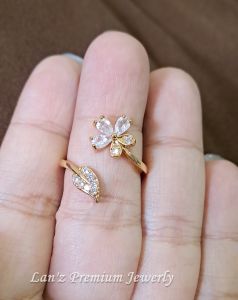 Cincin Wanita Bunga Daun Kristal Swaroski Titanium ( Emas Perak)