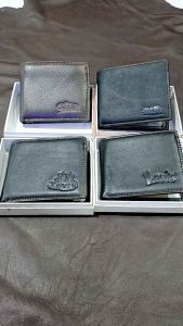 Dompet kulit pria simpel elegan