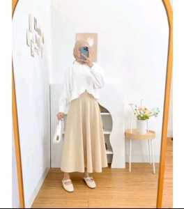 Lyra Blouse Atasan Kemeja Wanita Crop Top Lengan Panjang OOTD Kemeja Remaja Dewasa