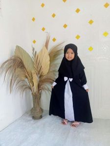 Gamis anak  putih hitam  polos set hijab zikra kids usia 2 -10 tahun paud dan tk