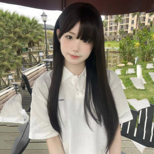 COD- kepala palsu tahan di udara gadis-gadis berambut lurus. Manis manis manis dan kaya raya