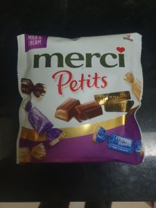 KẸO SOCOLA HỖN HỢP KEM SŨA MERCI PETITS ĐỨC 125GR