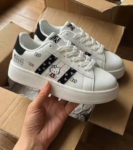 Sanrio Hello Casual Board Shoes Cute Sneakers Girls Cartoon Thick Bottom Shoes Anime Women Kawaii Anti-Slip Sports Shoes2026