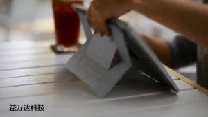 ขาตั้งแล็ปท็อปแบบติดกาวหรือแบบตั้งโต๊ะ ปรับมุมมองได้ 2 ระดับ พับเก็บได้และพกพาสะดวก เหมาะสำหรับแล็ปท็อปขนาดไม่เกิน 15.6 นิ้ว