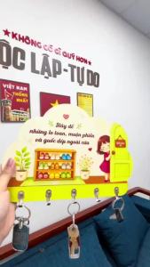 Bảng Treo Chìa Khóa Gỗ MDF In Họa Tiết Gia Đình - Kèm Móc Kim Loại